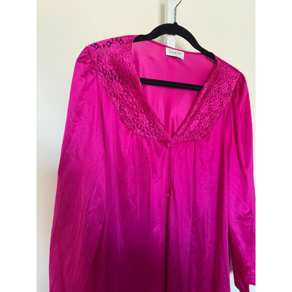Vintage Vanity Fair Magenta Pink Pajama Top Blouse Nylon Size Medium Lace detail - Picture 2 of 5